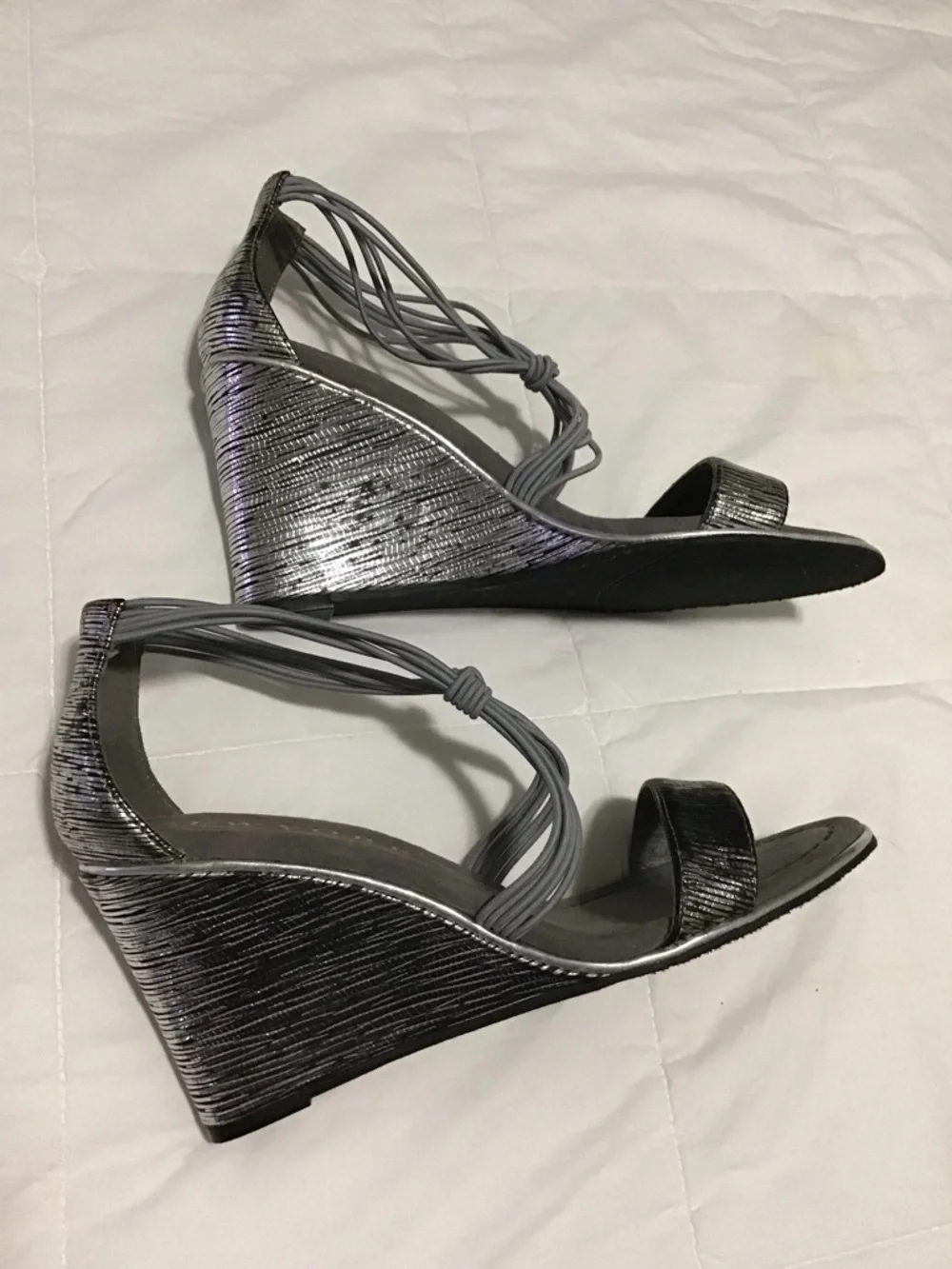 New York Transit Metallic Gray Strappy Wedge Sandals Size 8